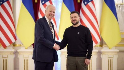 Joe Biden being welcomed in Kyiv.jpg