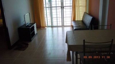 Livingroom and dining area.jpg