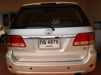 Fortuner rear.jpg