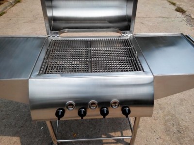 4-Super Deluxe 4 burner w-full bbq grate..jpg