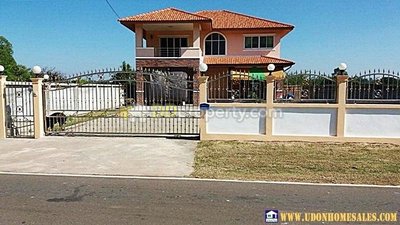 Two-story-house-3-bedrooms-3-bathrooms-best-price-nice-location-For-sales-Sawang-Daen-Din-Thailand.jpg