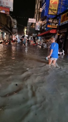 Patong flood 1.jpg