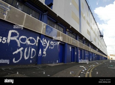 graffiti-on-the-walls-of-goodison-park-home-of-everton-football-club-G7AATD.jpg